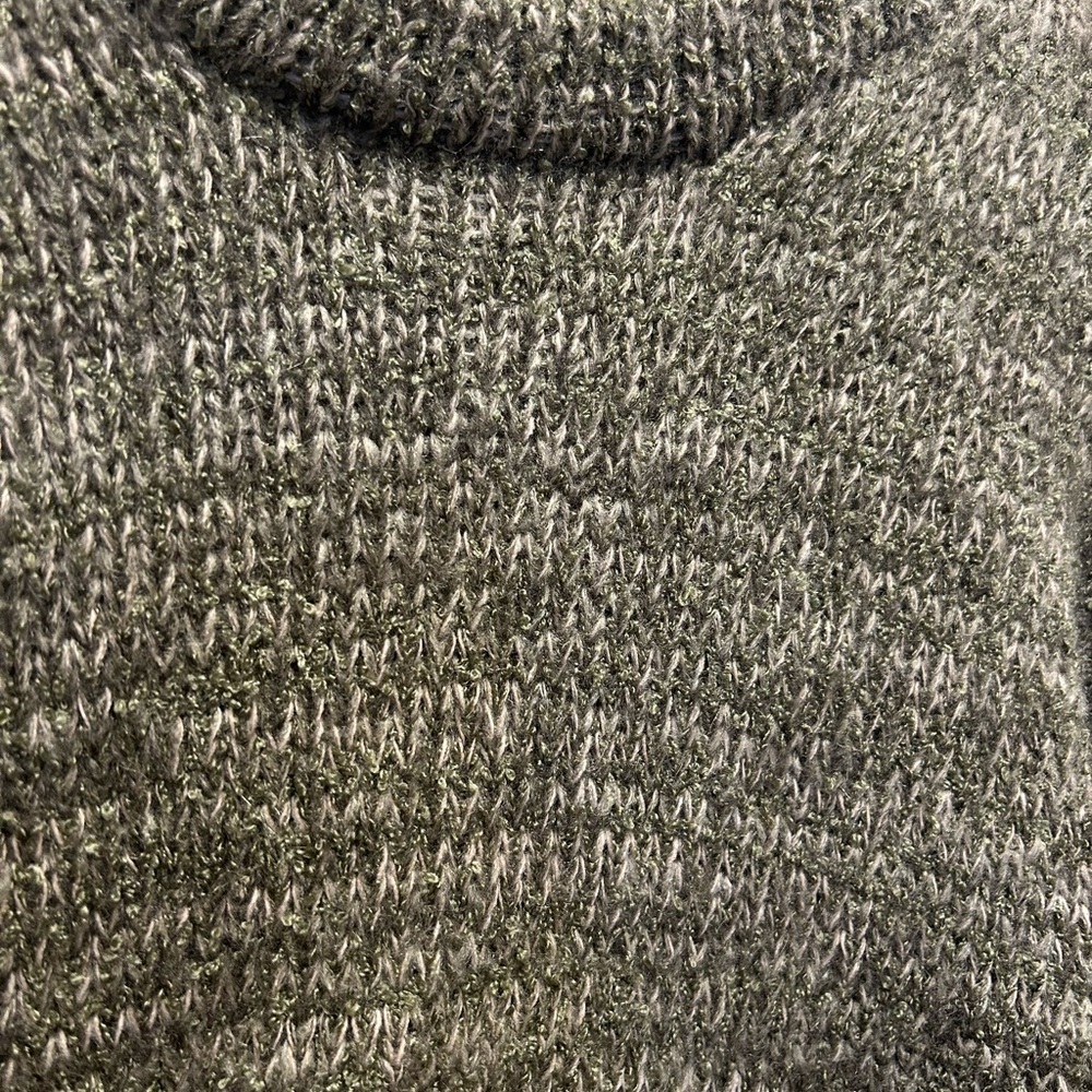 Oversized green Hand knit Wool Sweater - Picture 2 of 4